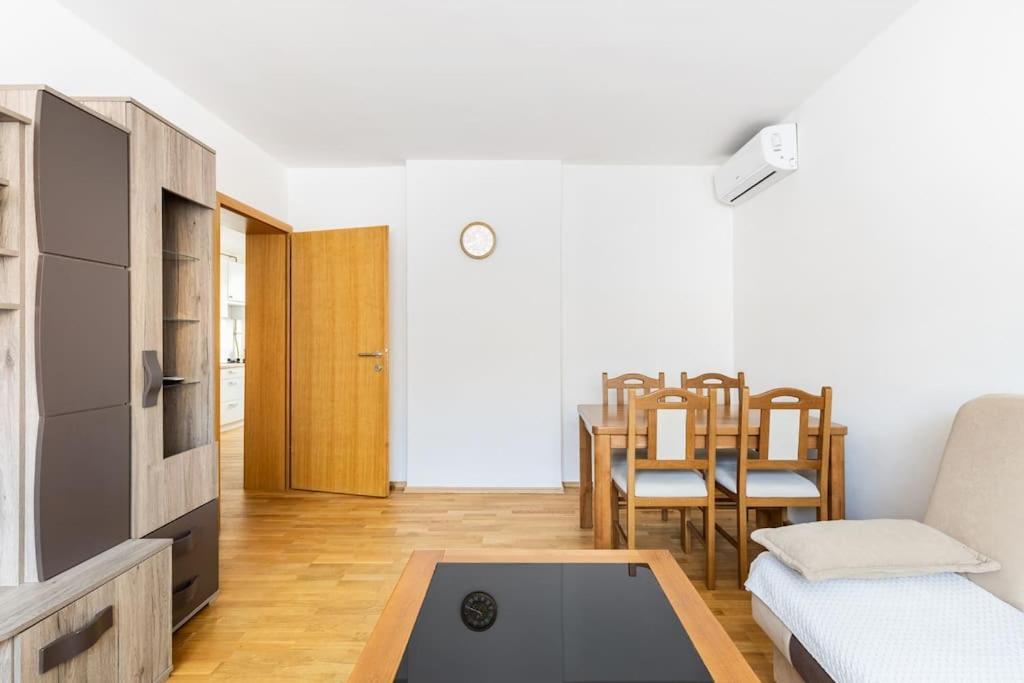 Apartman Dino SJJ Exterior foto